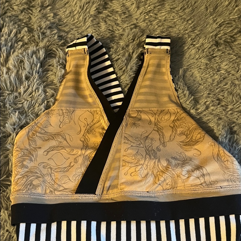 Lululemon top - Picture 6 of 8